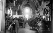 anni-30-laboratorio-meccanico-prima-sede-ex-chiesa-sant-antonio-2